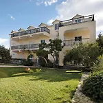 Dolphin Apartment 1